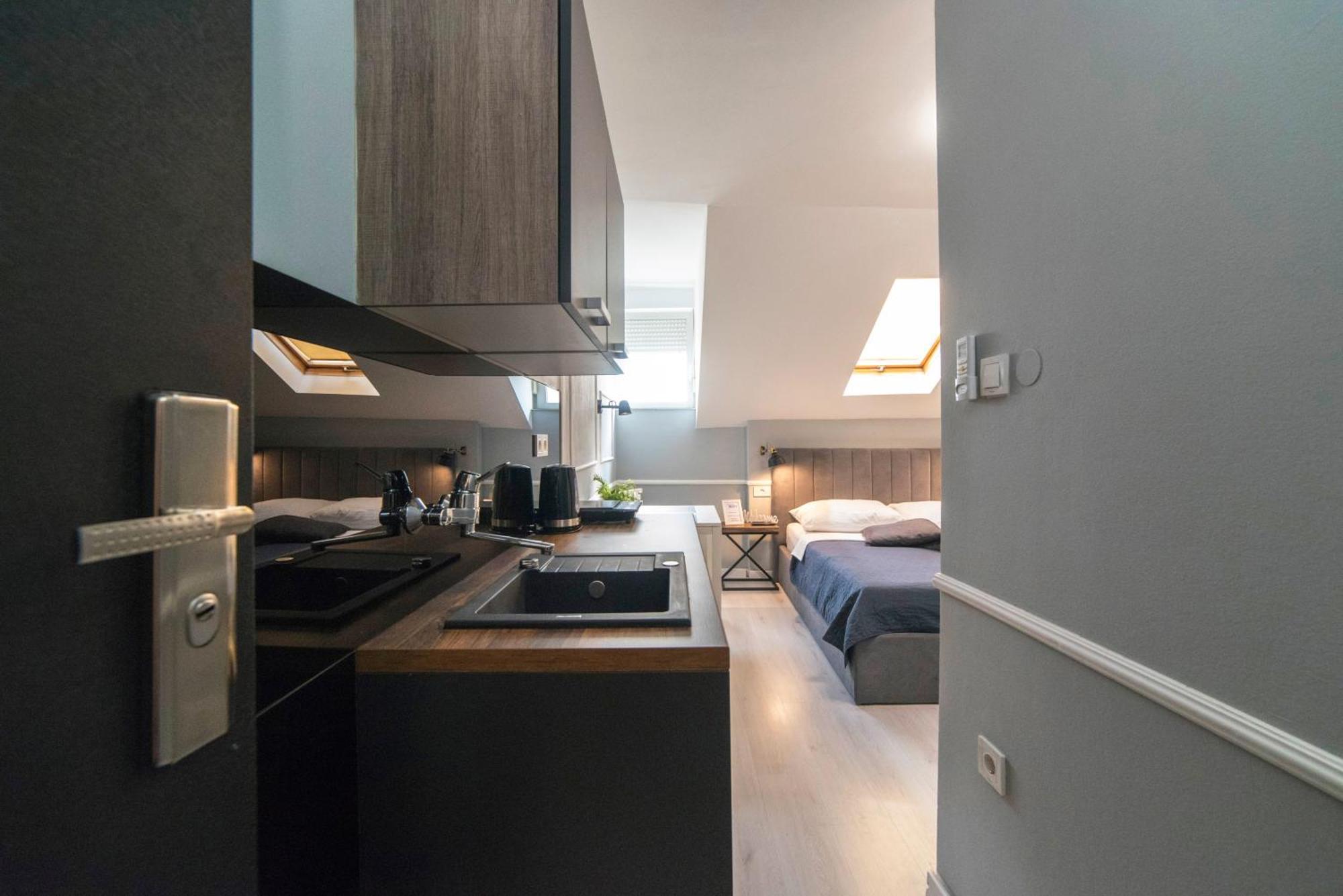 Manuela Studio Apartments, 4Th Floor, No Elevator Zagreb Extérieur photo